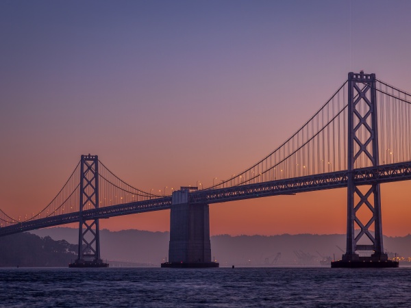 高低塔混合梁斜拉橋檢測(cè)